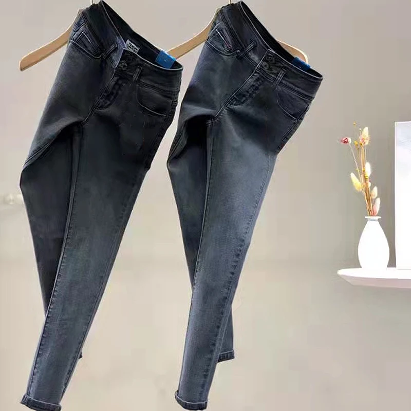 Women's slim jeans
Women's slim jeans