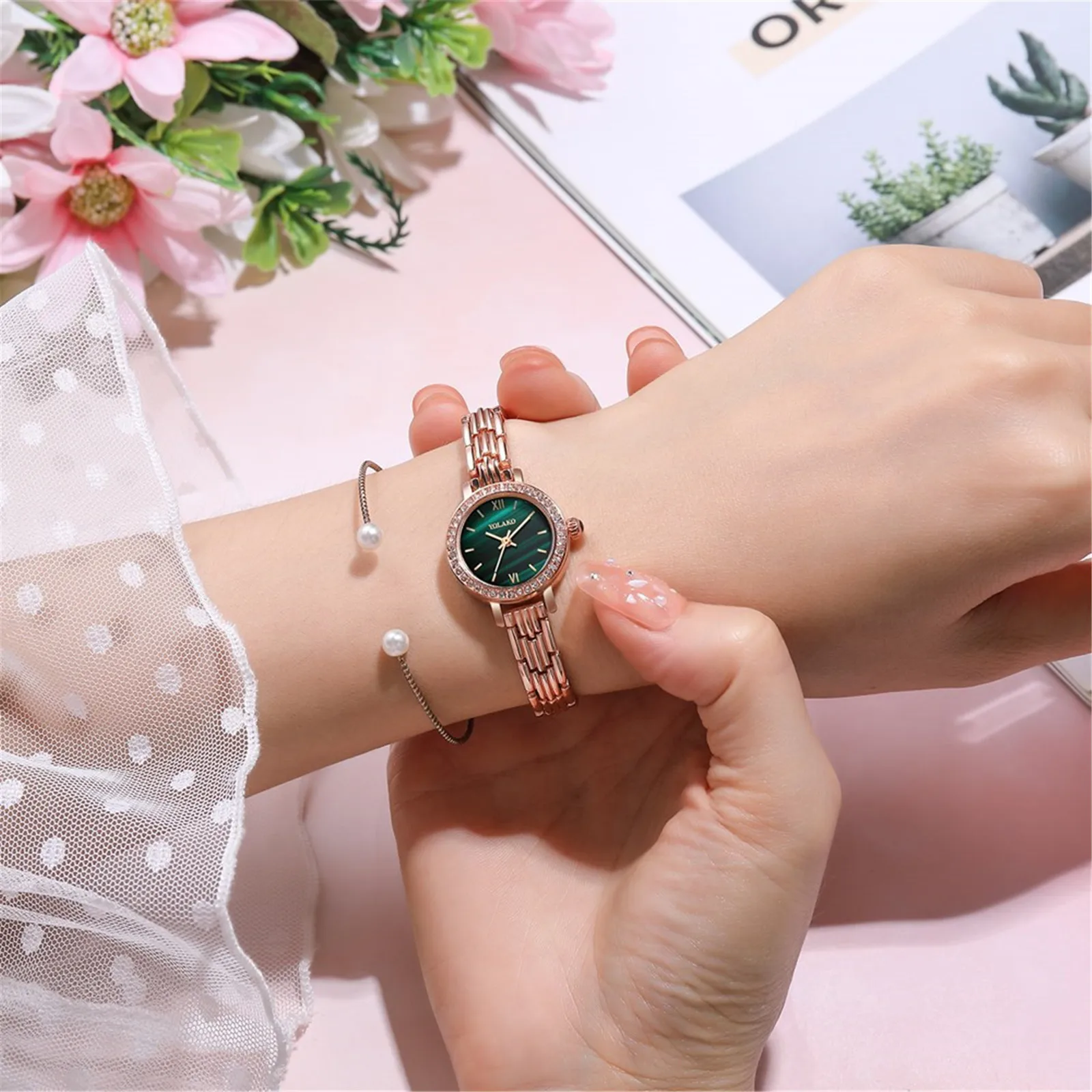 Fashion Women's Quartz Watch Casual Watch Women's Fashion Watch montre femme luxury Stainless Steel watch Gifts watch for women
Fashion Women's Quartz Watch Casual Watch Women's Fashion Watch montre femme luxury Stainless Steel watch Gifts watch for women