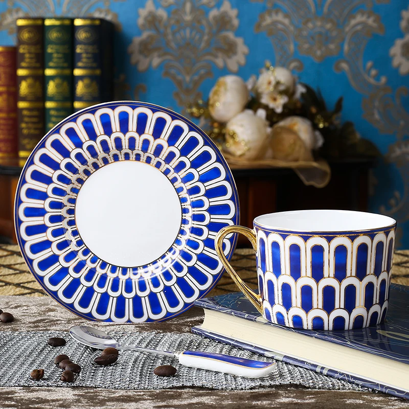Bone China Coffee Cup Vintage Tea Cup Set Fine Porcelain Wedding and Housewarming Gifts Luxury British Style Afternoon Tea
Bone China Coffee Cup Vintage Tea Cup Set Fine Porcelain Wedding and Housewarming Gifts Luxury British Style Afternoon Tea