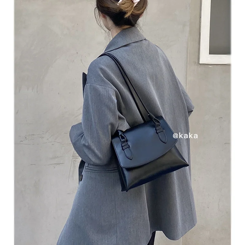 Texture bag women's new fashion net red simple underarm bag versatile ins niche design shoulder bag 
Texture bag women's new fashion net red simple underarm bag versatile ins niche design shoulder bag