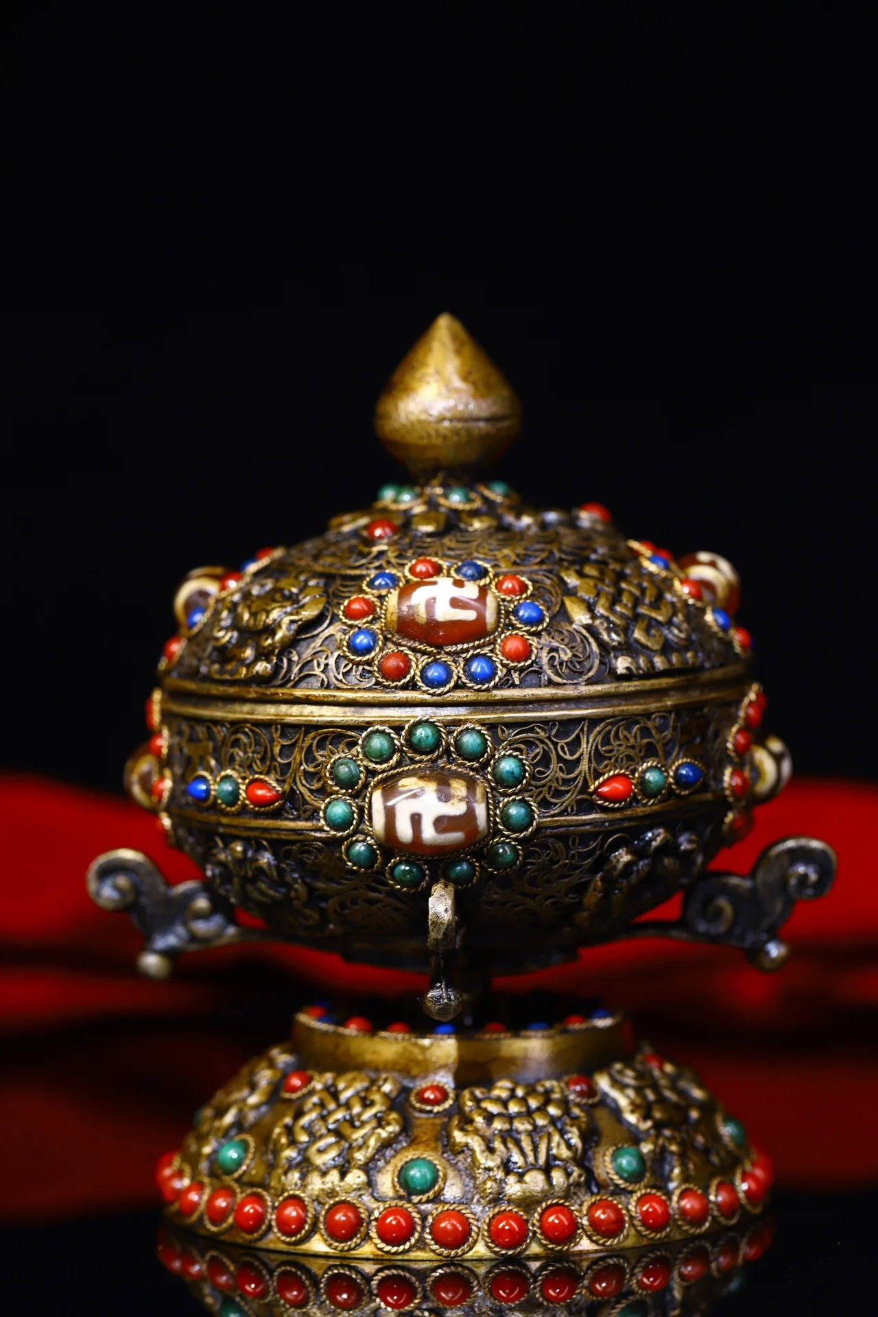 5"Tibetan Temple Old Tibetan silver Filigree Gem Dzi Bead Prayer wheel Mani Liberation Wheel Chanting scripture Exorcism
5"Tibetan Temple Old Tibetan silver Filigree Gem Dzi Bead Prayer wheel Mani Liberation Wheel Chanting scripture Exorcism