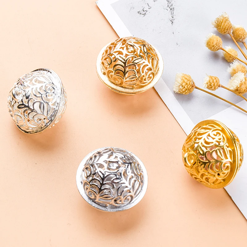10pcs/pack Gold Hollow Christmas Bell Home Garden&Christmas Party Decorations/Christmas Tree Diy Decoration Supplies
10pcs/pack Gold Hollow Christmas Bell Home Garden&Christmas Party Decorations/Christmas Tree Diy Decoration Supplies