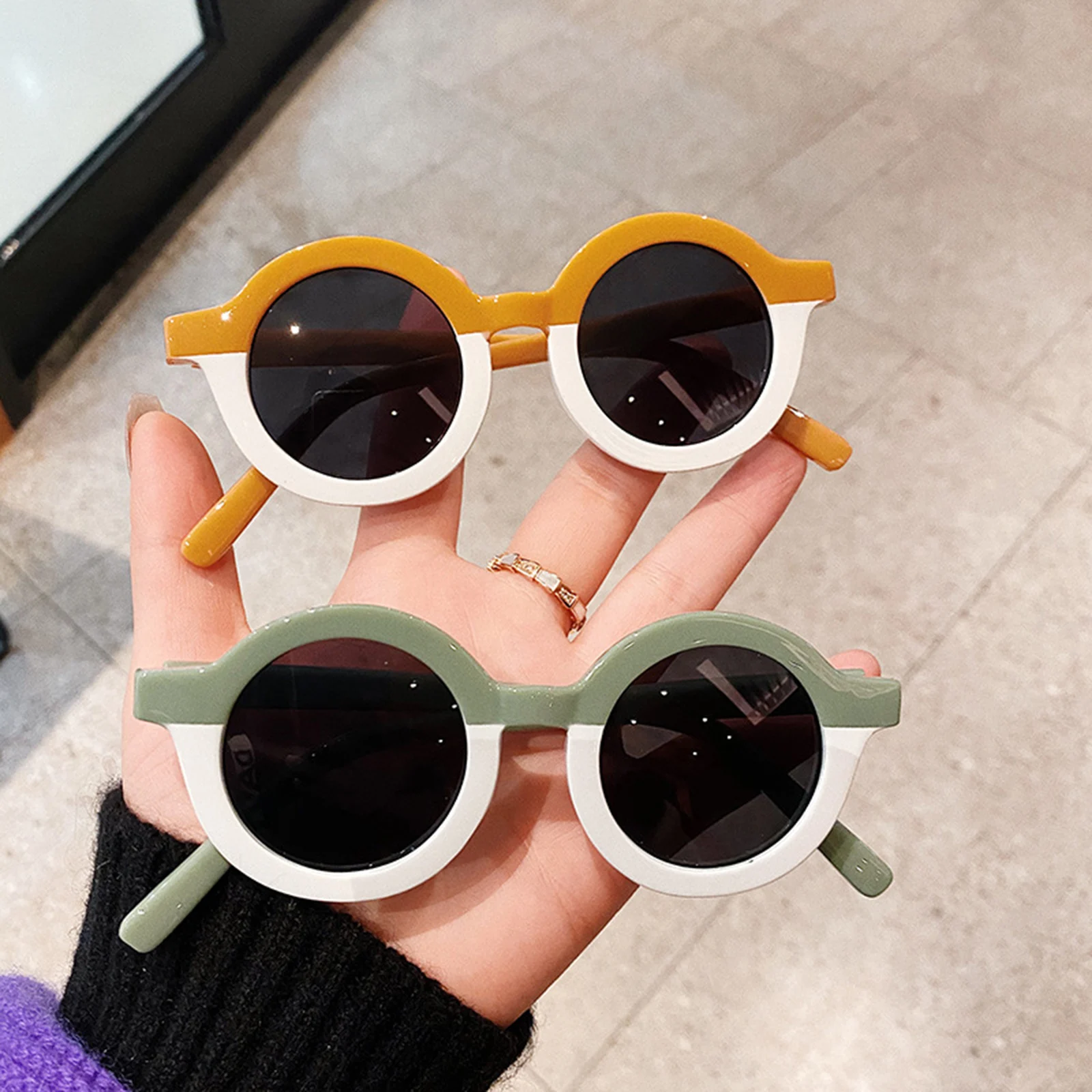 New Kids Sunglasses Anti-UV Round-Shaped Decorative Dark Glasses Photography Props for Boys Girls
New Kids Sunglasses Anti-UV Round-Shaped Decorative Dark Glasses Photography Props for Boys Girls