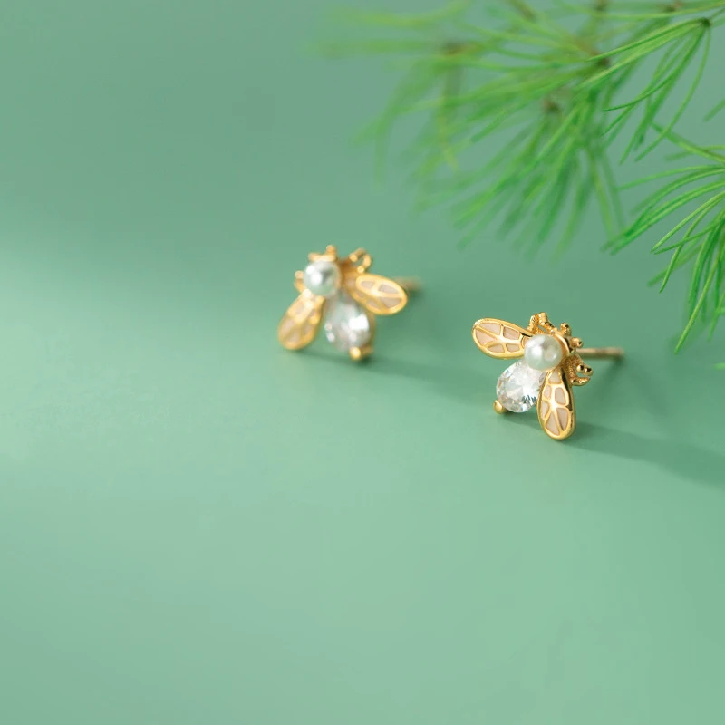 925 Sterling Silver Diamond Zircon Golden Color Bee Earrings Female Simple Cute For Women Gift G4103
925 Sterling Silver Diamond Zircon Golden Color Bee Earrings Female Simple Cute For Women Gift G4103