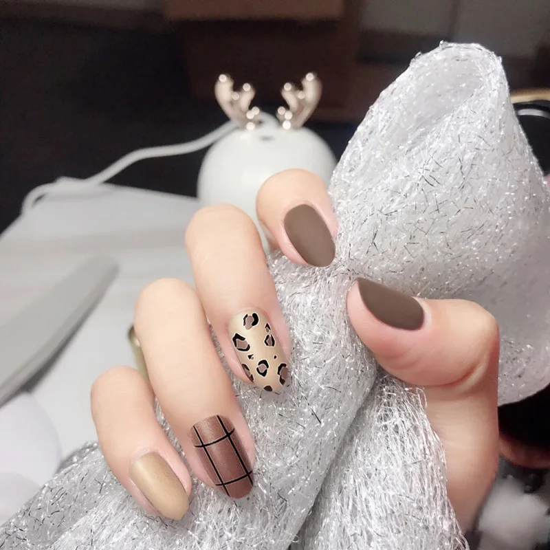 24pcs Europe and America Beam Round Head Wearable Fake Nails Fashionable Leopard Pattern Design Finished Nails BFC996
24pcs Europe and America Beam Round Head Wearable Fake Nails Fashionable Leopard Pattern Design Finished Nails BFC996