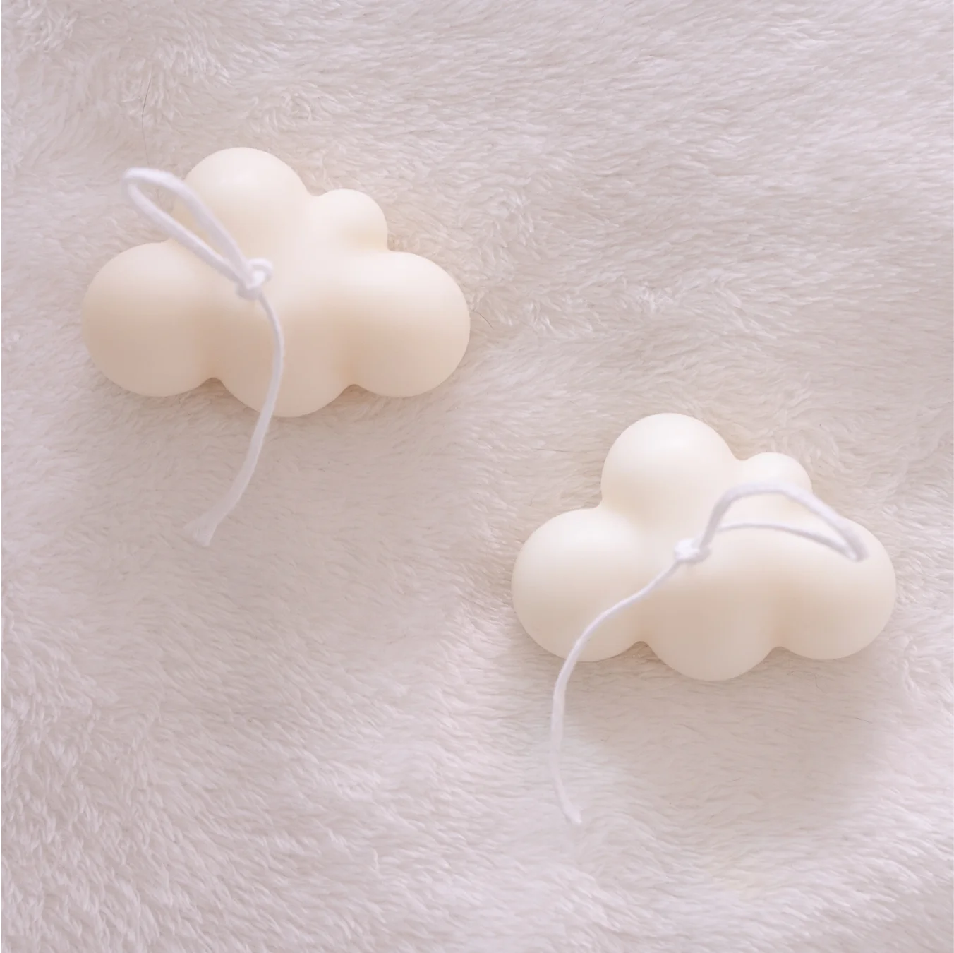 Small Scented Cloud Shape Birthday Candle Romantic Soy Candle Home decoration Mother's Day Gifts
Small Scented Cloud Shape Birthday Candle Romantic Soy Candle Home decoration Mother's Day Gifts