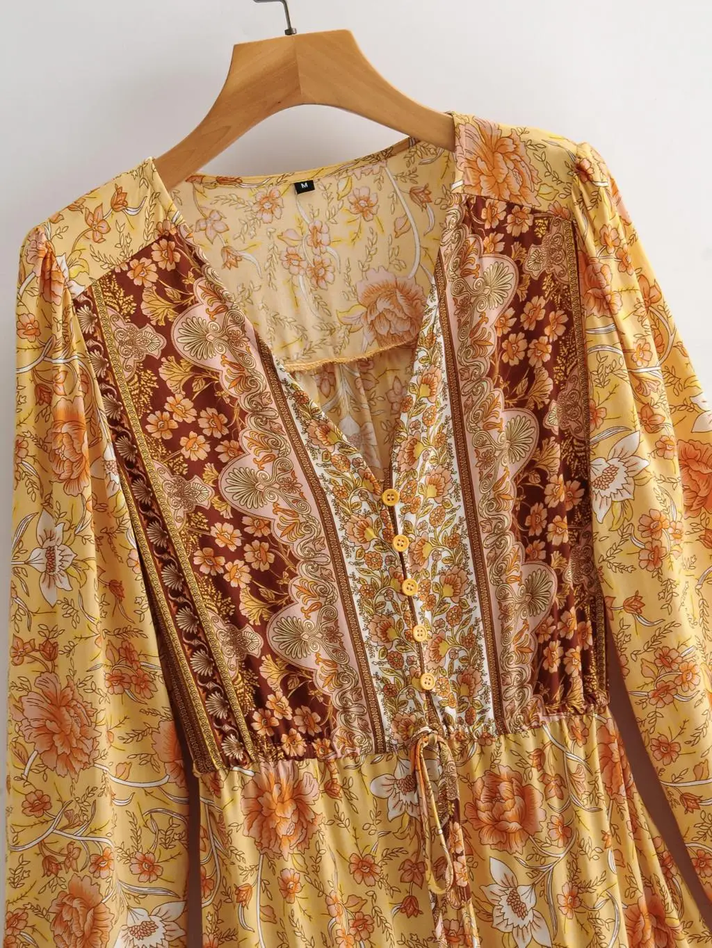 Vintage Chic Women Hippie Yellow Floral Print V-neck Bohemian Mini Dress Sladies Flare Sleeve Boho Babydoll Dress Vestidos A584
Vintage Chic Women Hippie Yellow Floral Print V-neck Bohemian Mini Dress Sladies Flare Sleeve Boho Babydoll Dress Vestidos A584