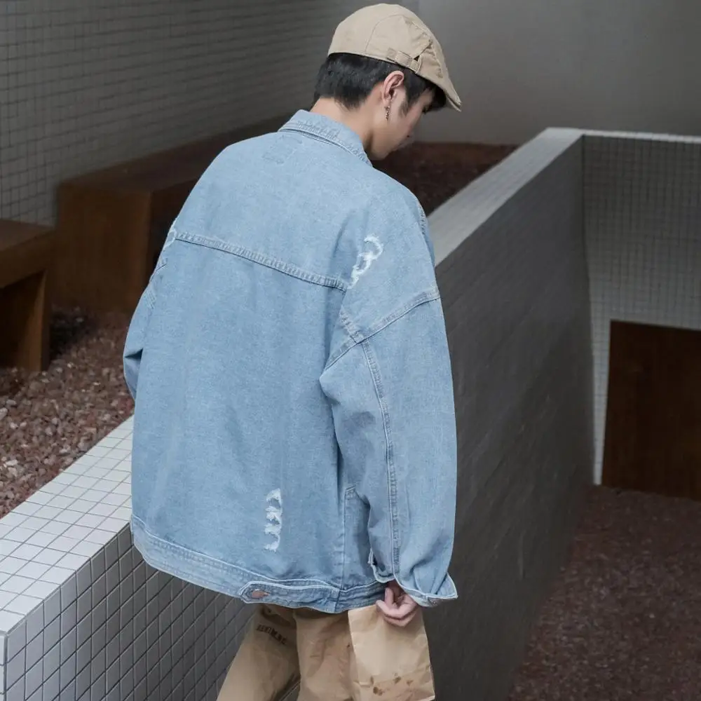 Autumn and winter Korean version of the Hong Kong style loose collar jacket denim jacket
Autumn and winter Korean version of the Hong Kong style loose collar jacket denim jacket