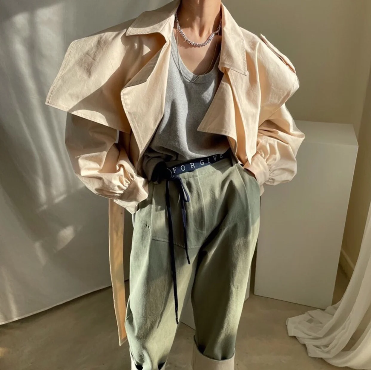 HziriP High Street New All Match Spring 2021 Korean OL Women Fashion Brief Lapel Gentle Hot Sale Solid High Waist Brief Coats
HziriP High Street New All Match Spring 2021 Korean OL Women Fashion Brief Lapel Gentle Hot Sale Solid High Waist Brief Coats