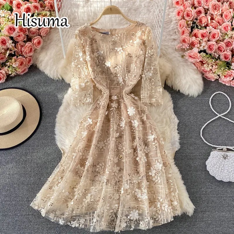2021 autumn new women's o-neck appliques sequins gauze party dress female Chic elegant waist bling mesh lace A-line dresses
2021 autumn new women's o-neck appliques sequins gauze party dress female Chic elegant waist bling mesh lace A-line dresses