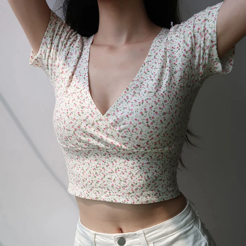 2021 Summer Fashion Sexy V Neck Short Sleeve Crop Top Indie Women Cottagecore Floral Print Ladies Tops Female Clothing Plus Size
2021 Summer Fashion Sexy V Neck Short Sleeve Crop Top Indie Women Cottagecore Floral Print Ladies Tops Female Clothing Plus Size
