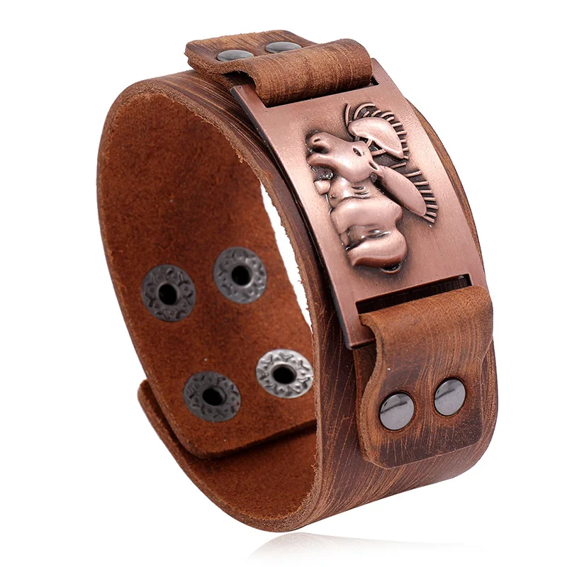 Vintage wide leather leather bracelet red amulet and animal cow Viking Vicar bracelet men’s gift
Vintage wide leather leather bracelet red amulet and animal cow Viking Vicar bracelet men’s gift