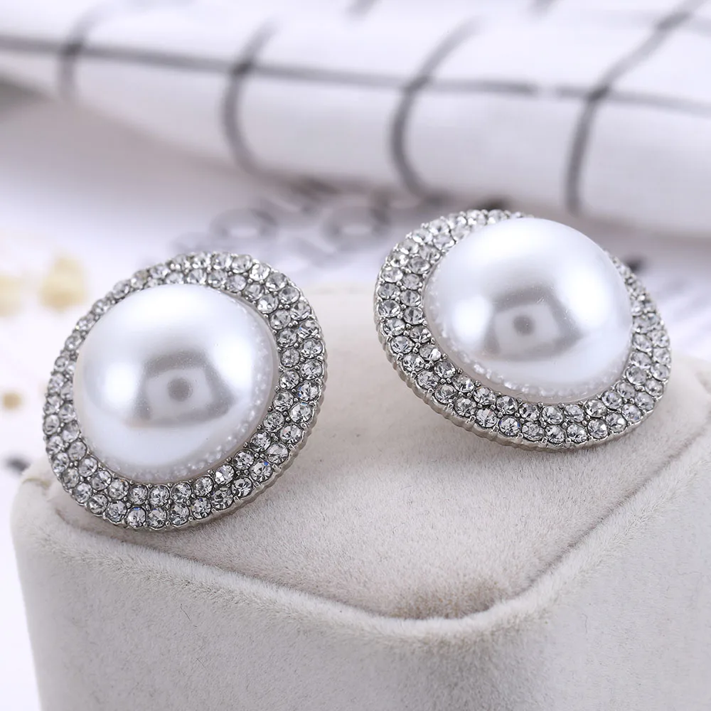 High End Exaggerated Pearl Women Earrings Korean Minimalist Summer Earrings Luxury Women Jewelry Banquet Queen Accessories 
High End Exaggerated Pearl Women Earrings Korean Minimalist Summer Earrings Luxury Women Jewelry Banquet Queen Accessories