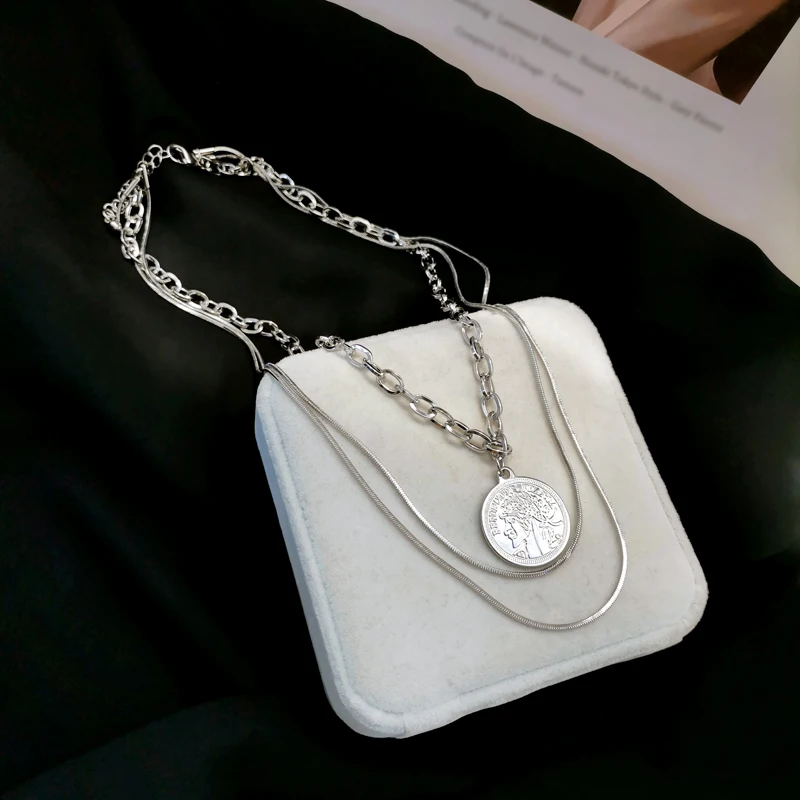 Vintage Chain Necklaces 2021 New Fashion Women's Pearl Pendant Necklace Simple Love Heart Multi-layer Necklace for Women 1507
Vintage Chain Necklaces 2021 New Fashion Women's Pearl Pendant Necklace Simple Love Heart Multi-layer Necklace for Women 1507