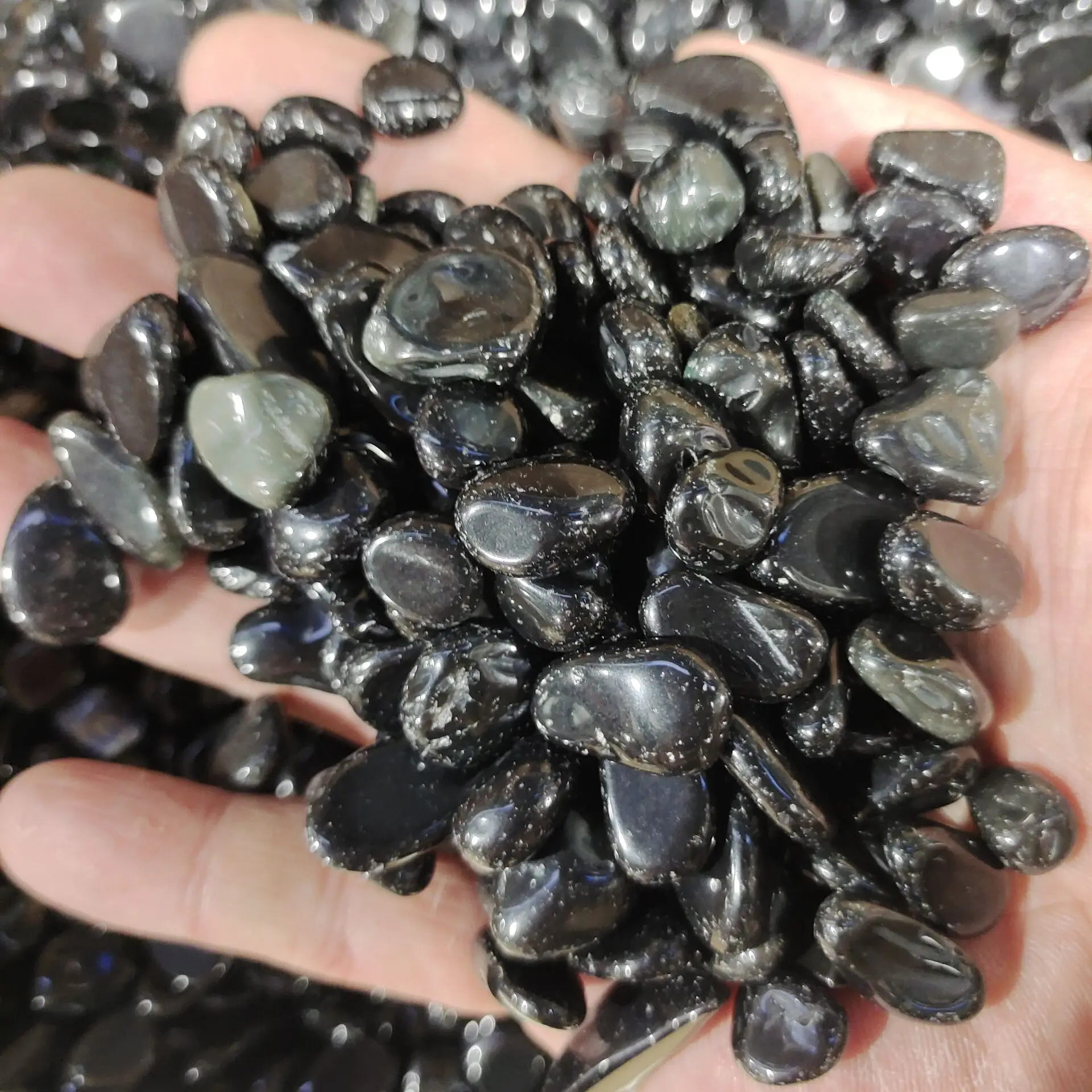 Natural obsidian crystal rubble decorates the home Fish Tank Aquarium Garden Healing Energy Stone Decoration
Natural obsidian crystal rubble decorates the home Fish Tank Aquarium Garden Healing Energy Stone Decoration