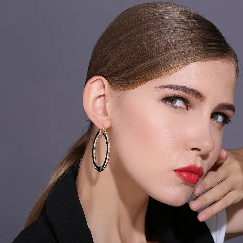 2021 New Big Circle Round Hoop Earrings for Women's Fashion Statement Golden Punk Charm Earrings Party Jewelry
2021 New Big Circle Round Hoop Earrings for Women's Fashion Statement Golden Punk Charm Earrings Party Jewelry