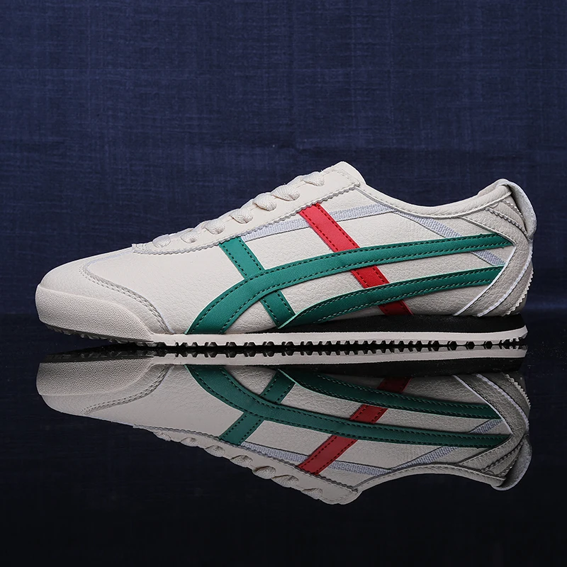 New spring and autumn leather forrest shoes for men and women, fashionable outdoor casual couple running shoes
New spring and autumn leather forrest shoes for men and women, fashionable outdoor casual couple running shoes