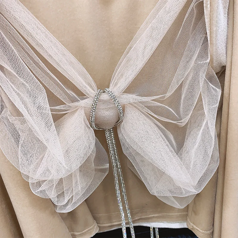 Gold velvet retro shirt 2020 autumn new mesh bow bubble sleeve top casual tops retro clothes women blouse cotton Streetwear
Gold velvet retro shirt 2020 autumn new mesh bow bubble sleeve top casual tops retro clothes women blouse cotton Streetwear