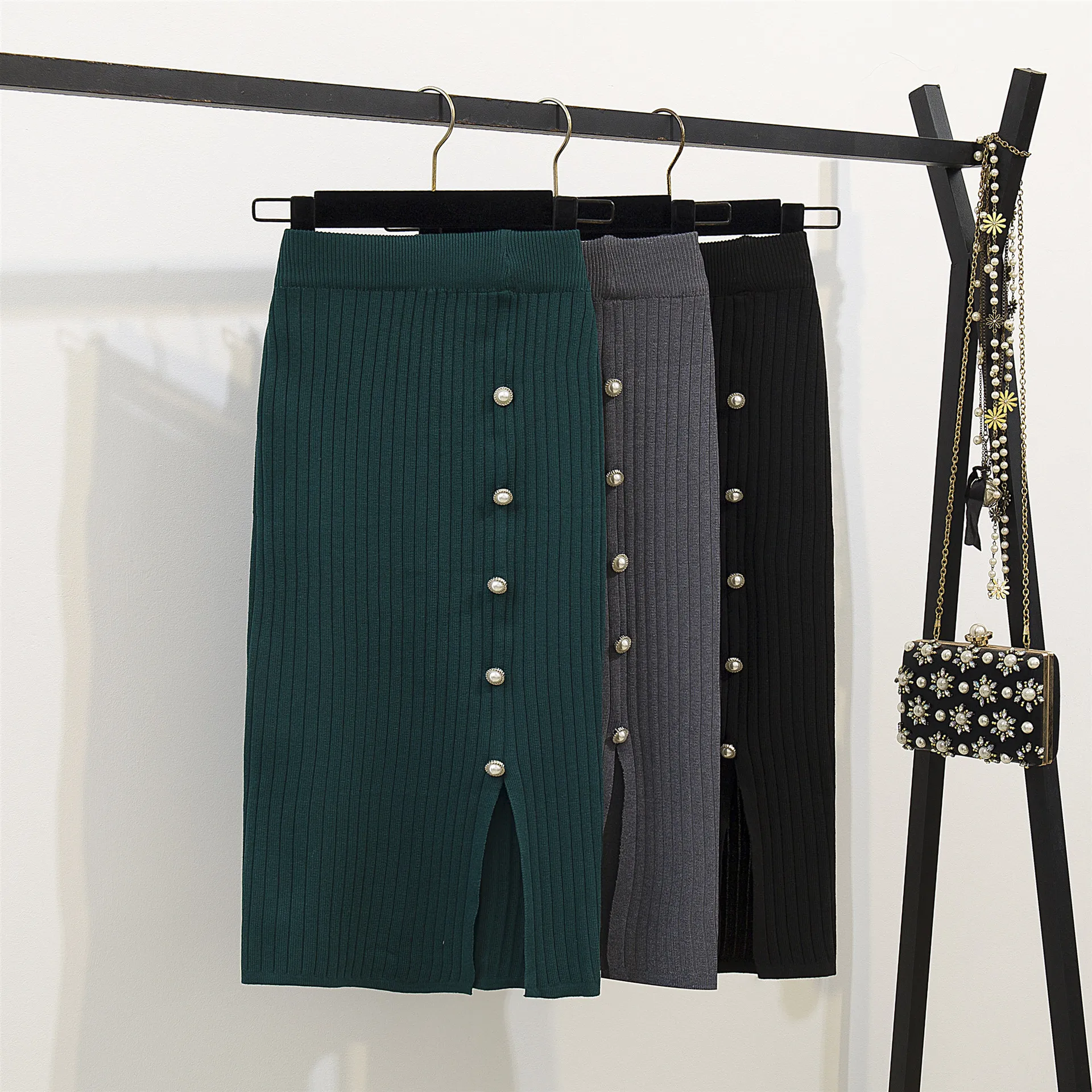 Ladies Casual Tight-fitting Solid Color Skirt Knitted Elastic Slit Mid-length Short Skirt Bag Hip One Step Skirt Spring Autumn
Ladies Casual Tight-fitting Solid Color Skirt Knitted Elastic Slit Mid-length Short Skirt Bag Hip One Step Skirt Spring Autumn