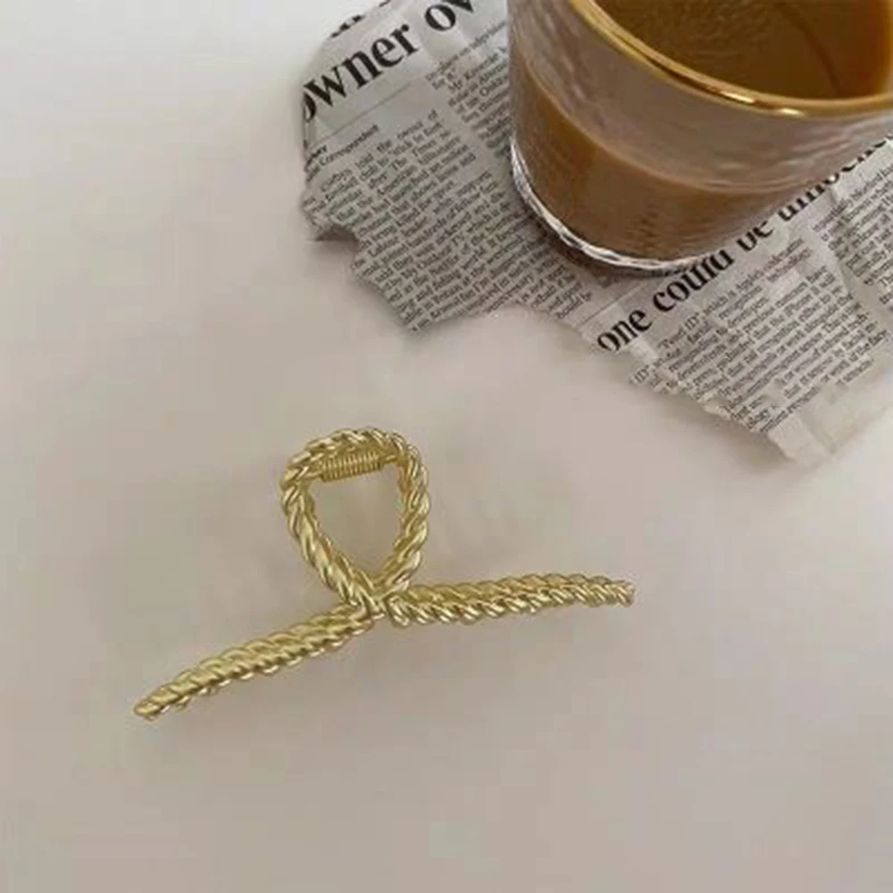 New Fashion Women Hair Claws Hair Crab Clamp Hairgrip Matte Metal Hair Clip Claw Hairdressing Tool Hair Accessories For Women 
New Fashion Women Hair Claws Hair Crab Clamp Hairgrip Matte Metal Hair Clip Claw Hairdressing Tool Hair Accessories For Women