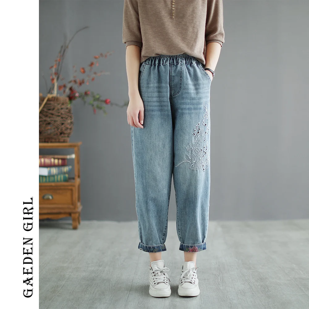 GG Spring and Summer Jeans Women Casual style Embroidery Elastic waist Calf-Length Pants Comfortable to Wear Loose Women's Pants
GG Spring and Summer Jeans Women Casual style Embroidery Elastic waist Calf-Length Pants Comfortable to Wear Loose Women's Pants