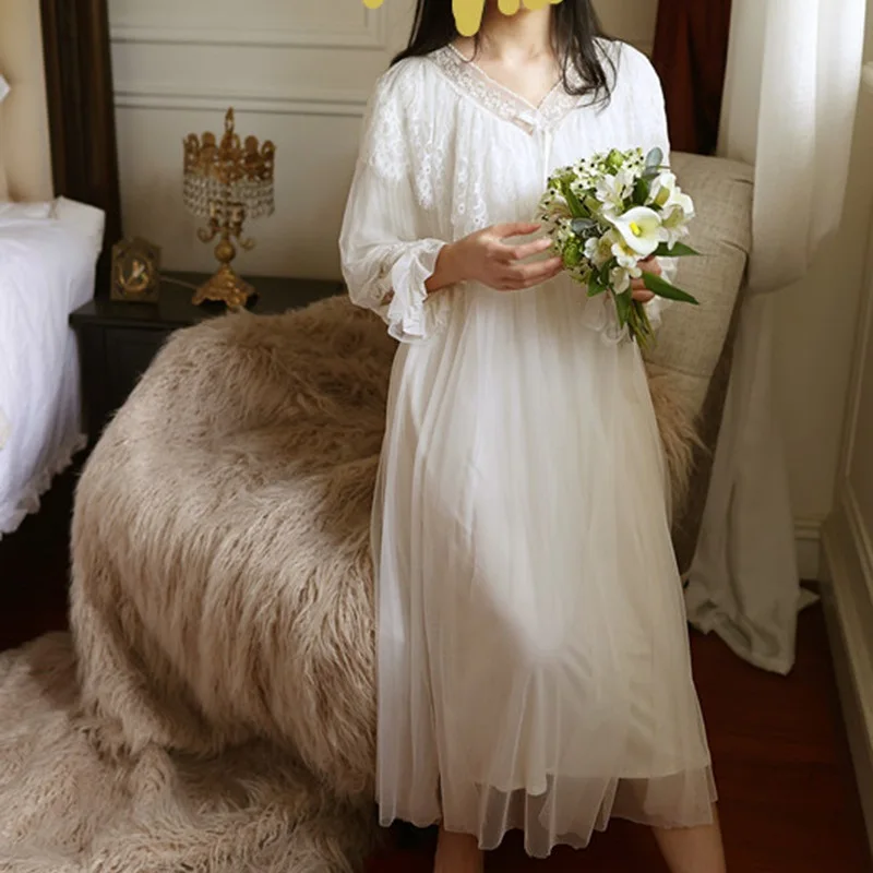 New Sweet Soft White Lace V- Neck Women's Nightgowns Long Sleeve Sleepwear Elegant Female Vintage Princess Night Dress
New Sweet Soft White Lace V- Neck Women's Nightgowns Long Sleeve Sleepwear Elegant Female Vintage Princess Night Dress