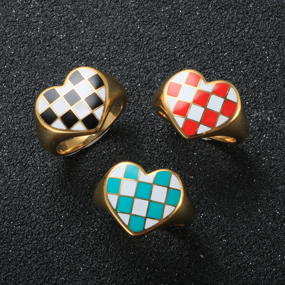 Fashion Love Heart Epoxy Color Black And White Grid Couple Dripping Oil Rings For Women Men Titanium Steel Jewelry Gift 2021 New
Fashion Love Heart Epoxy Color Black And White Grid Couple Dripping Oil Rings For Women Men Titanium Steel Jewelry Gift 2021 New