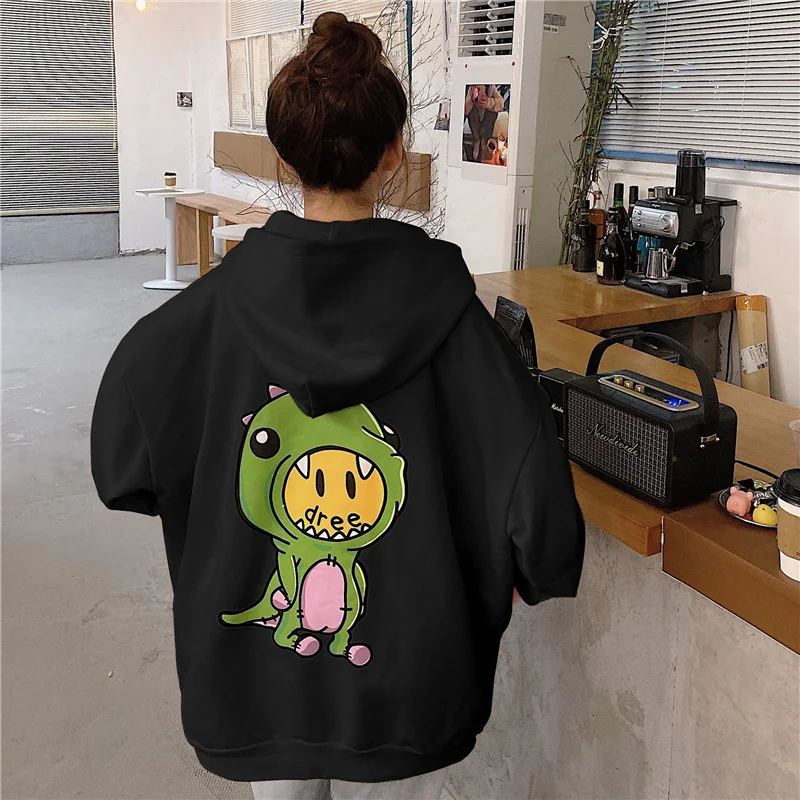 Осень-зима 2021 свитер с длинными рукавами и мультяшным принтом 
Осень-зима 2021 свитер с длинными рукавами и мультяшным принтом