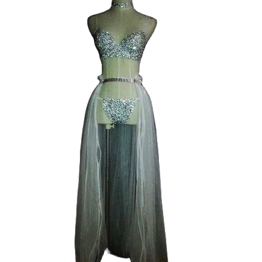 Mesh Gauze Long Trailing Decoration Rhinestones Sequins Bikini Sets Shiny Costume Women Party Evening Costumes Nightclub Wear
Mesh Gauze Long Trailing Decoration Rhinestones Sequins Bikini Sets Shiny Costume Women Party Evening Costumes Nightclub Wear