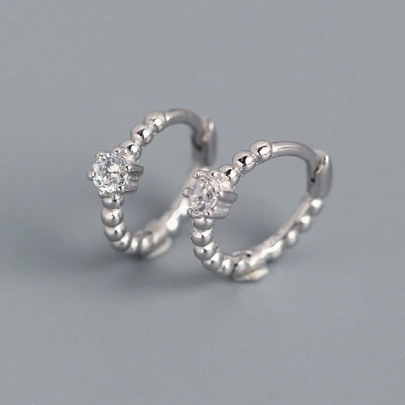S925 INS Earrings with Round Beads Studded Earrings And Earrings with Versatile Silver Earrings Ear Rings for Women
S925 INS Earrings with Round Beads Studded Earrings And Earrings with Versatile Silver Earrings Ear Rings for Women