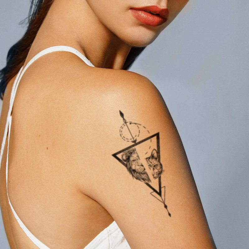 Temporar стикер татуировки черного цвета, стильные футболки с геометрическим рисунком, Лев, рисунок с котом Водонепроницаемый арт переводятся ...
Temporar стикер татуировки черного цвета, стильные футболки с геометрическим рисунком, Лев, рисунок с котом Водонепроницаемый арт переводятся ...