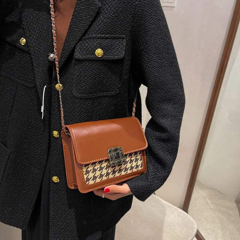 Chain Small Square Bag Women's New Year Trendy Cross Bag Autumn and Winter Leisure Lattice Shoulder Bag
Chain Small Square Bag Women's New Year Trendy Cross Bag Autumn and Winter Leisure Lattice Shoulder Bag