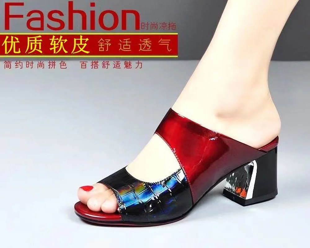 Mother slippers female 2021 new non-slip semi-drag comfortable and fashionable all-match high-heeled sandals slippers
Mother slippers female 2021 new non-slip semi-drag comfortable and fashionable all-match high-heeled sandals slippers