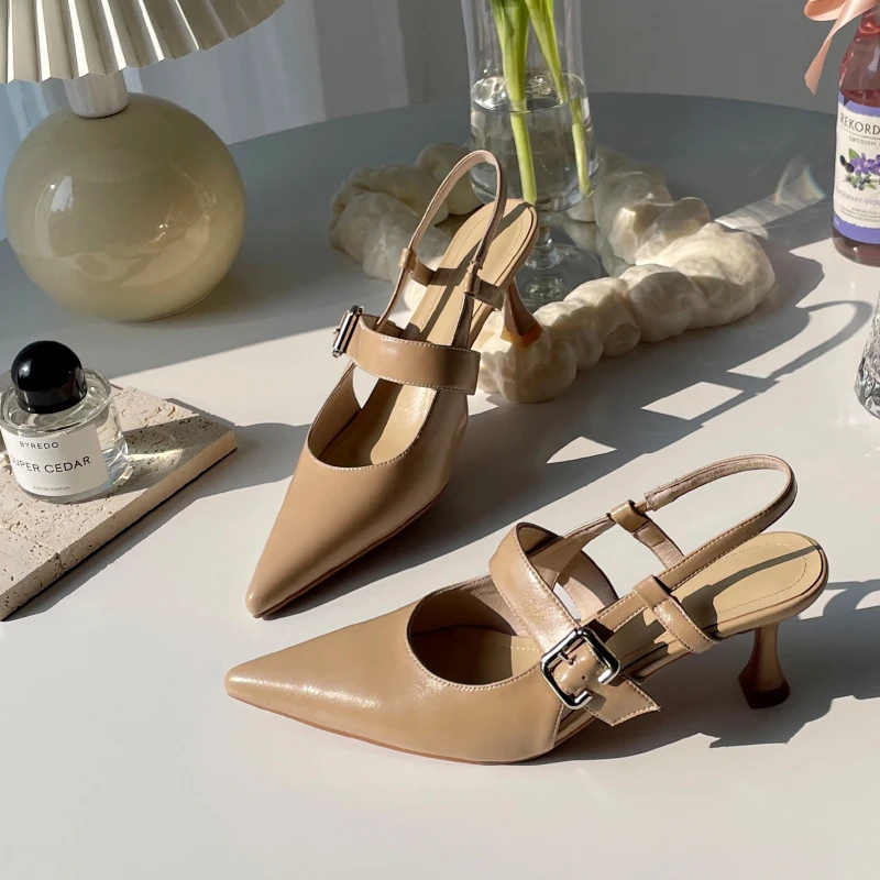 QZYERAI 2021 New Summer Women Fashion Sandals Pointed Genuine Leather High-heeled Shoes Cowhide Sandals Dance Party
QZYERAI 2021 New Summer Women Fashion Sandals Pointed Genuine Leather High-heeled Shoes Cowhide Sandals Dance Party