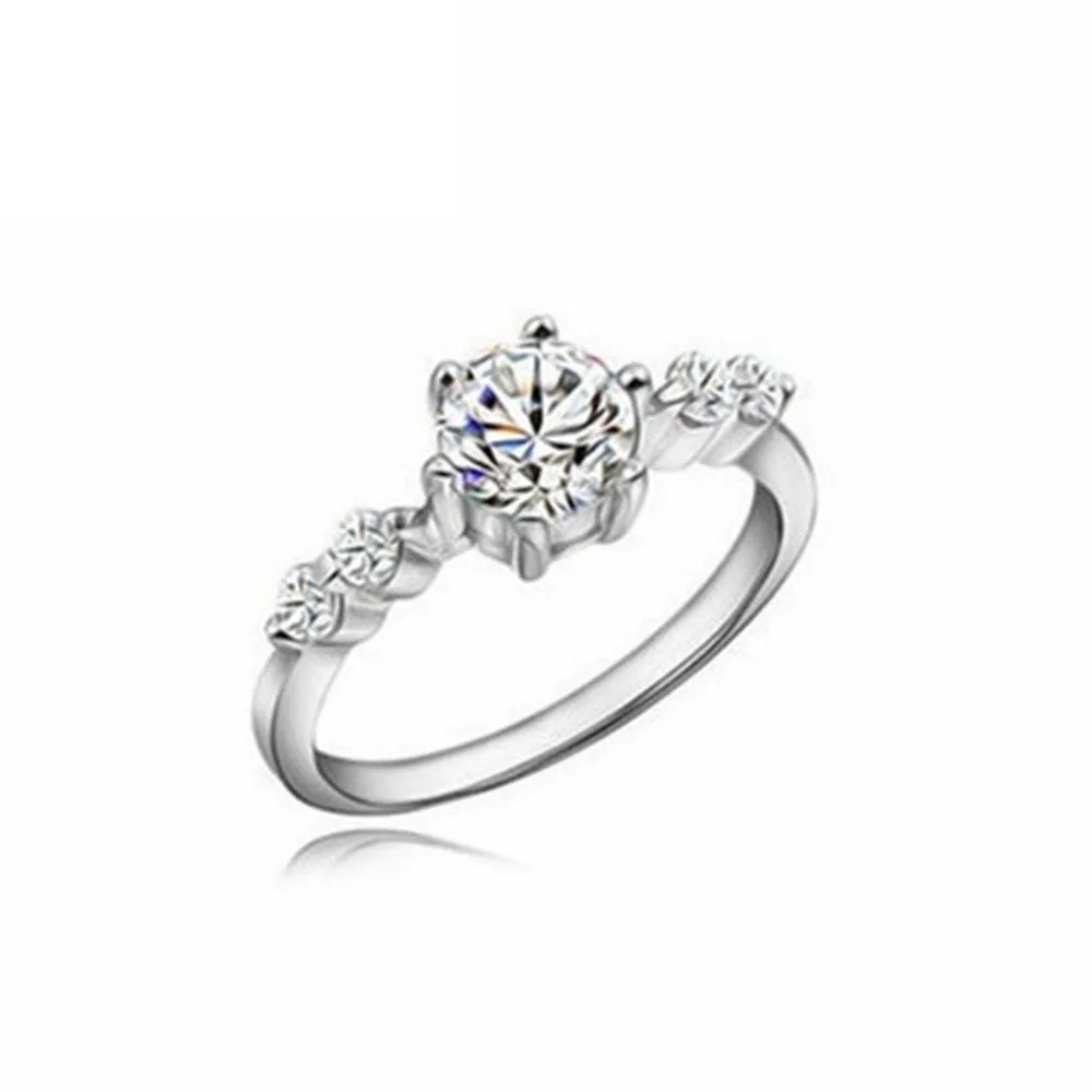 Кольцо женское из серебра с фианитами
Кольцо женское из серебра с фианитами