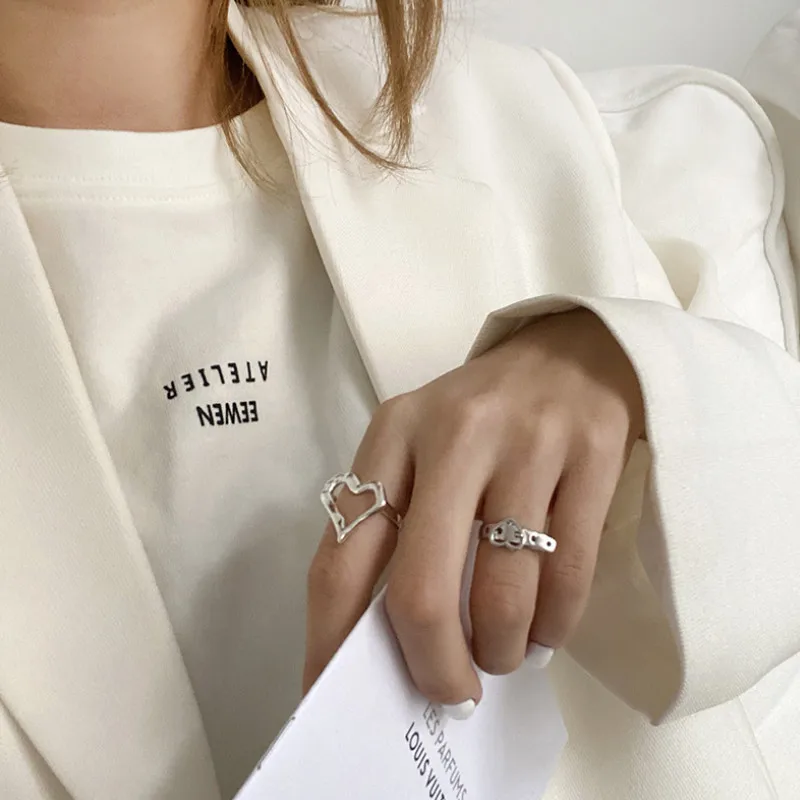 Retro Simple Exquisite Creative Jewelry Wholesale Sterling Silver Hollow Love Heart Belt Buckle Ring Female Wholesale
Retro Simple Exquisite Creative Jewelry Wholesale Sterling Silver Hollow Love Heart Belt Buckle Ring Female Wholesale