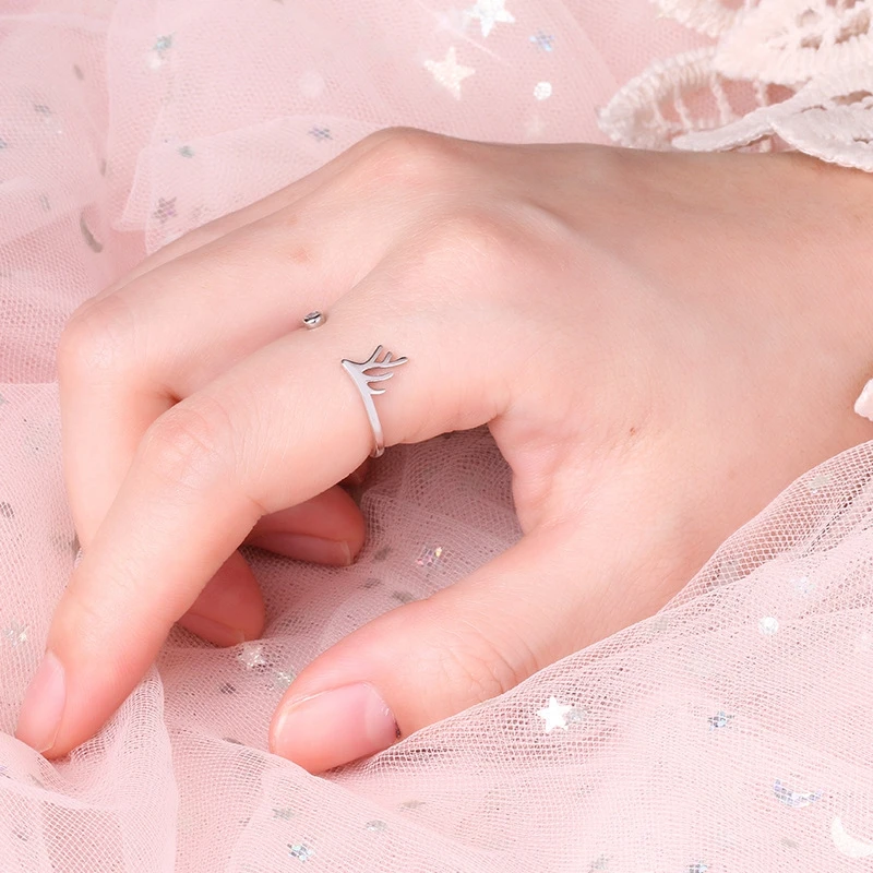 Charm Minimalist Adjuestable Size Zircon Deer Lucky Antlers Silver Plated Ring for Fashion Girl Jewelry 2021 Gift 
Charm Minimalist Adjuestable Size Zircon Deer Lucky Antlers Silver Plated Ring for Fashion Girl Jewelry 2021 Gift