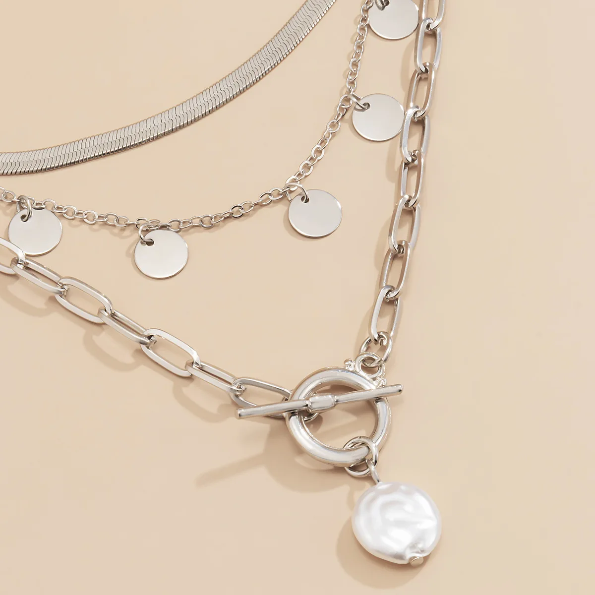2021 Retro Metal Disc Pendant Necklace Women's OT Buckle Bohemian Multilayer Punk Necklace Jewelry Party
2021 Retro Metal Disc Pendant Necklace Women's OT Buckle Bohemian Multilayer Punk Necklace Jewelry Party