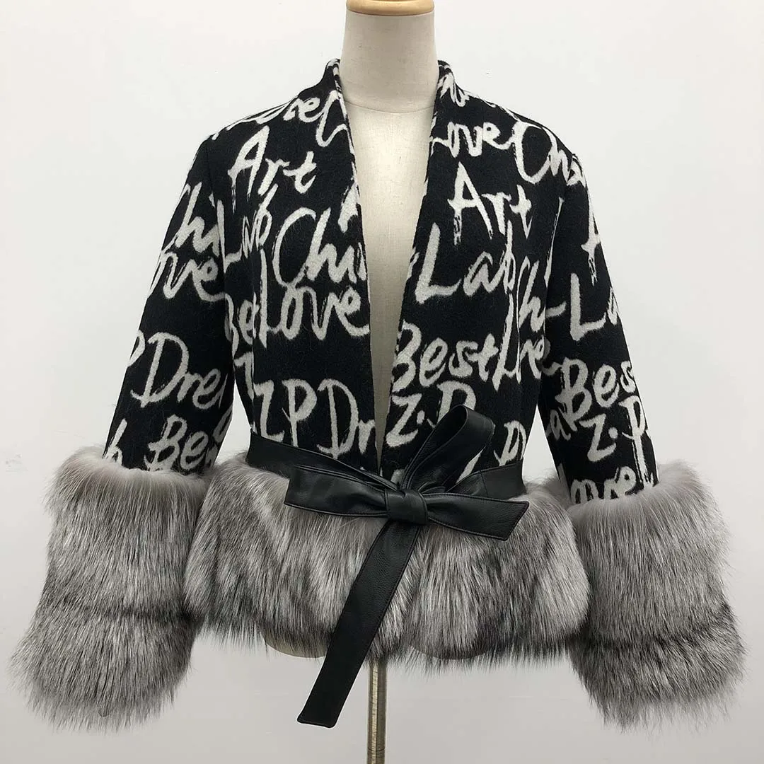 Women Letter Printing Fashion Cashmere Coat Winter Warm Short Wool Overcoat Fox Fur At Hem Cuff Woolen Outwear
Women Letter Printing Fashion Cashmere Coat Winter Warm Short Wool Overcoat Fox Fur At Hem Cuff Woolen Outwear