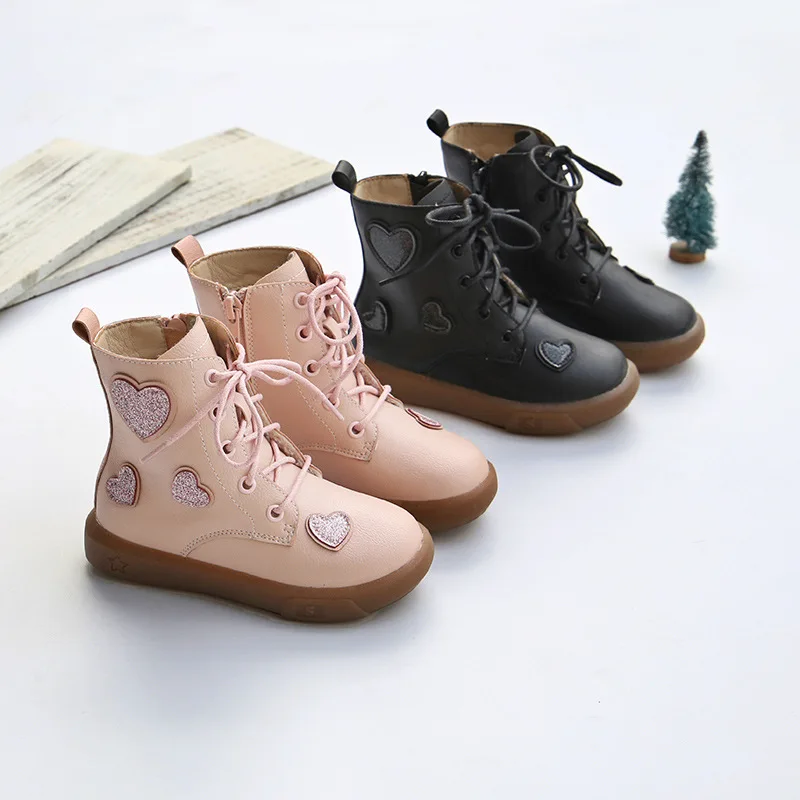 Girls Genuine Leather Boots Fashion Rhinestone Lace-up Martin Shoes Heart Pattern Winter Warm Plush Non-slip Autumn Casual
Girls Genuine Leather Boots Fashion Rhinestone Lace-up Martin Shoes Heart Pattern Winter Warm Plush Non-slip Autumn Casual