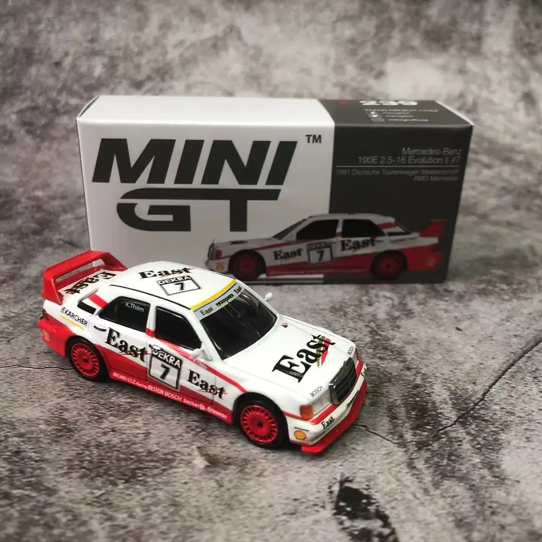 Мини GT 1/64 модель автомобиля Benz 190E литье под давлением
Мини GT 1/64 модель автомобиля Benz 190E литье под давлением