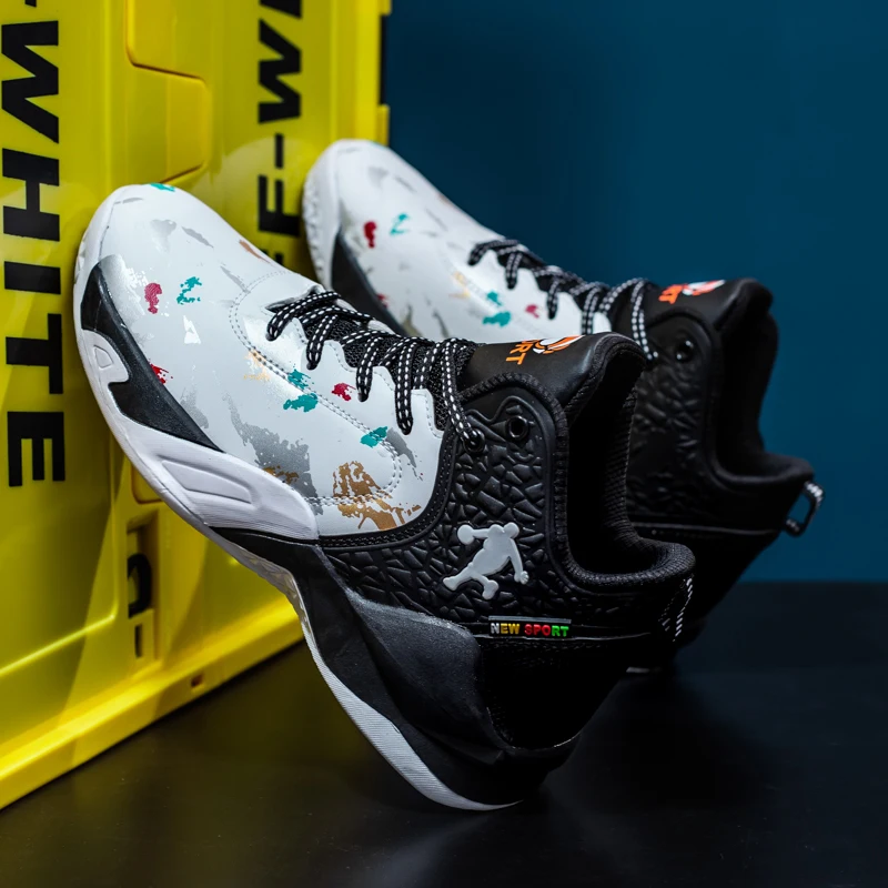 Basketball Shoes Men Air Sports Shoes High Tops Mens Basketball Sneakers Athletics Basket Shoes Chaussures de basket Black shoes 
Basketball Shoes Men Air Sports Shoes High Tops Mens Basketball Sneakers Athletics Basket Shoes Chaussures de basket Black shoes