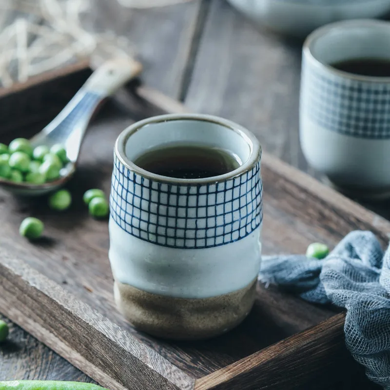 Creative Retro Japanese Style Ceramic Soup Cup Coarse Pottery Hand Painted Lattice Pattern Teacup Coffee Cup Wine Cups Drinkware
Creative Retro Japanese Style Ceramic Soup Cup Coarse Pottery Hand Painted Lattice Pattern Teacup Coffee Cup Wine Cups Drinkware