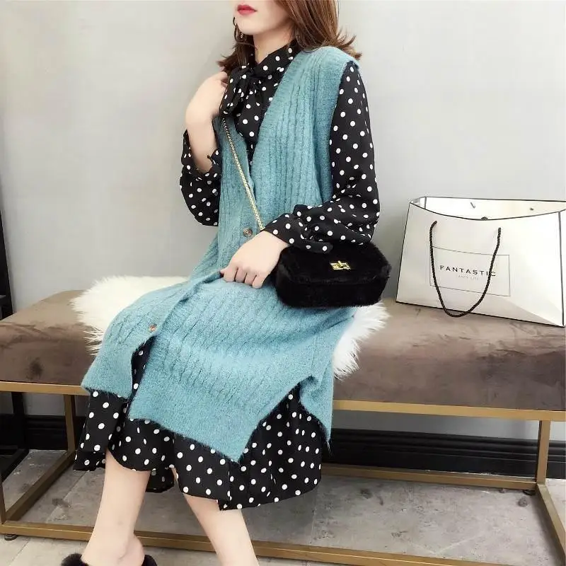 Women's Solid Knitted Button Sweaters Vests Female Solid Color Sleeveless Sweater Ladies Single Breasted Waistcoat Coats A61
Women's Solid Knitted Button Sweaters Vests Female Solid Color Sleeveless Sweater Ladies Single Breasted Waistcoat Coats A61