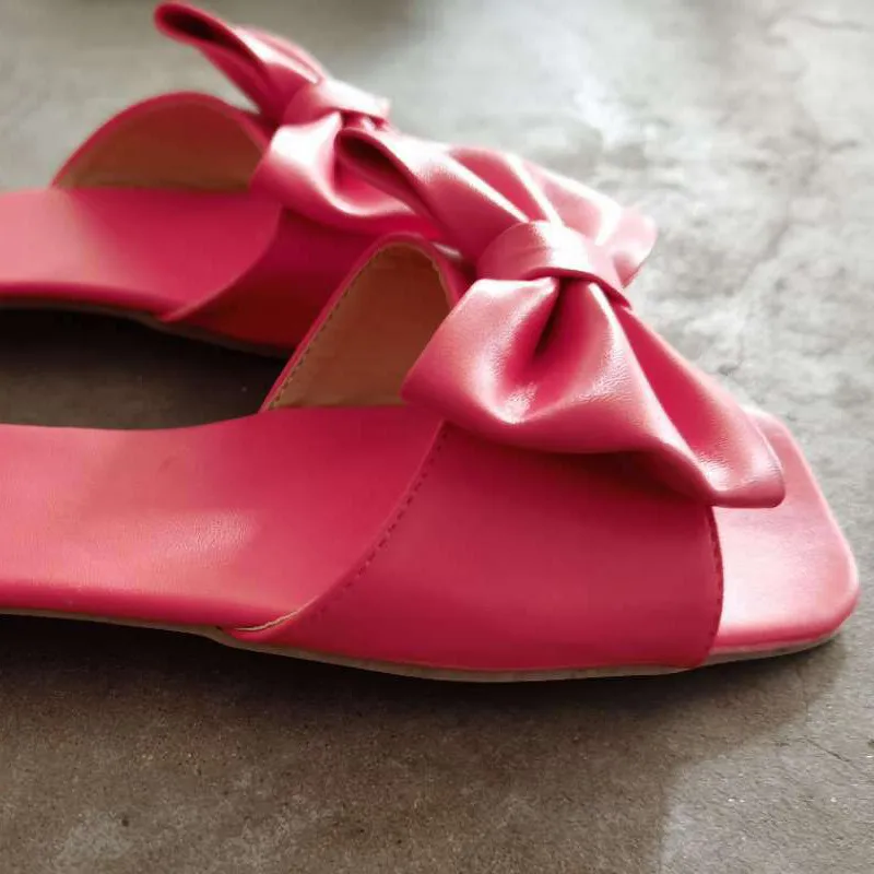 2020 Casual Women Slippers Butterfly-knot Flat Slides Beach Sandals Shoes Female Slippers Outside Femme Pantoufles Flip Flops
2020 Casual Women Slippers Butterfly-knot Flat Slides Beach Sandals Shoes Female Slippers Outside Femme Pantoufles Flip Flops