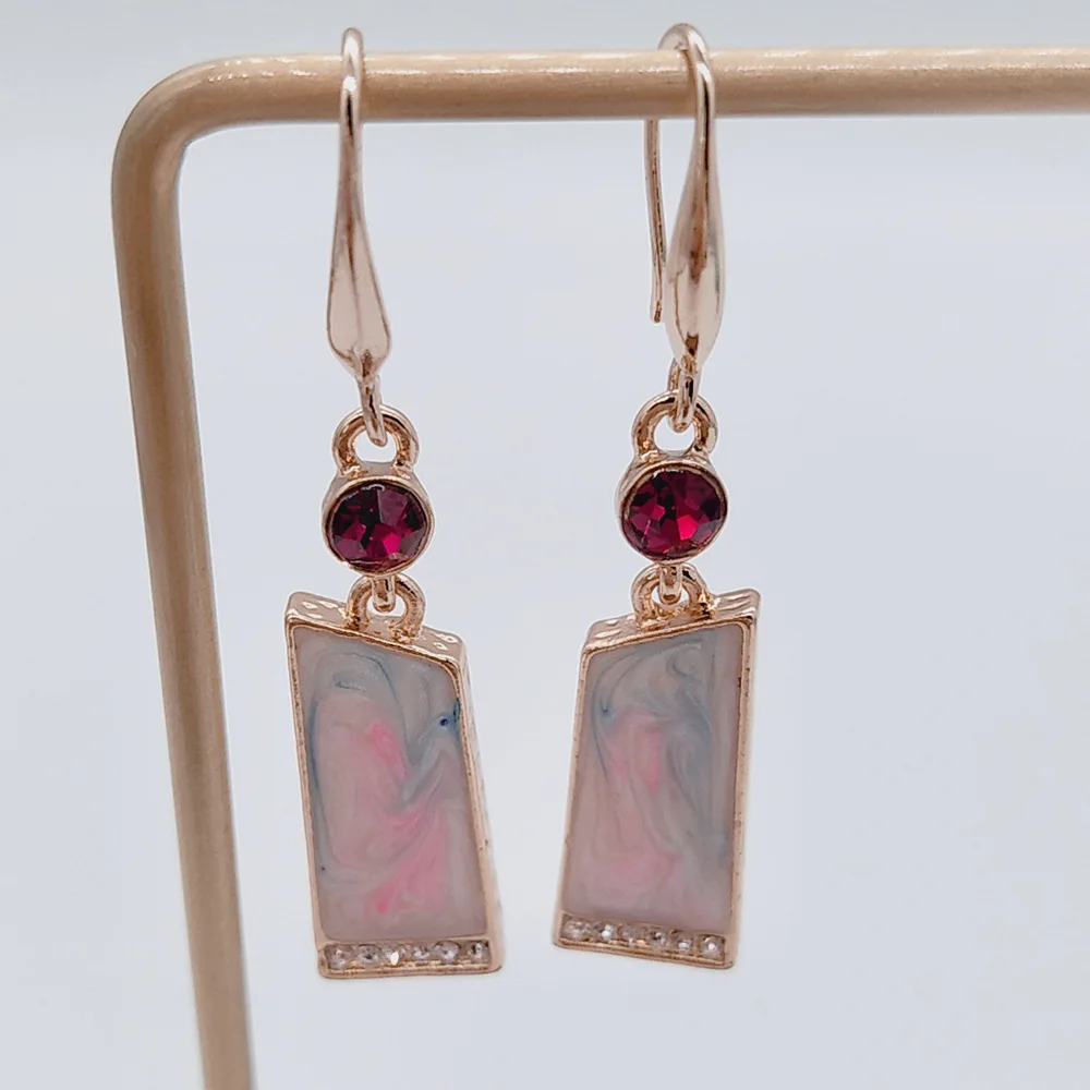 New Hot-selling Fashion All-match European And American Retro Creative Colorful Zircon Ladies Earrings
New Hot-selling Fashion All-match European And American Retro Creative Colorful Zircon Ladies Earrings