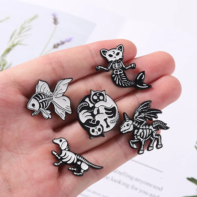 Puppy Skull Brooch Fashion Punk Style Skull Goldfish Brooch Black And White Simple All-match Skull Mermaid Cat Brooch
Puppy Skull Brooch Fashion Punk Style Skull Goldfish Brooch Black And White Simple All-match Skull Mermaid Cat Brooch