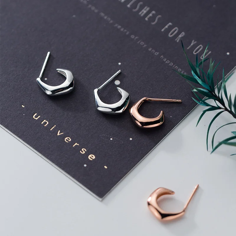 925 Sterling Silver Korean Fashion Letter C Shape Faceted Stud Earrings For Women Lady Daughter Jewelry Gift
925 Sterling Silver Korean Fashion Letter C Shape Faceted Stud Earrings For Women Lady Daughter Jewelry Gift