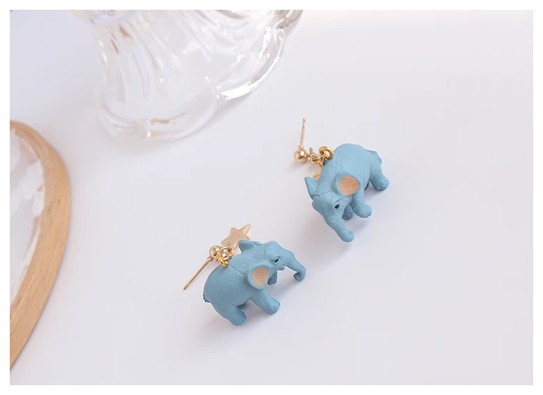 Women Retro Resin Cute Elephant Earrings Sweet Blue Elephant Ear Drops for Lady Sweet Jewelry BMF88
Women Retro Resin Cute Elephant Earrings Sweet Blue Elephant Ear Drops for Lady Sweet Jewelry BMF88