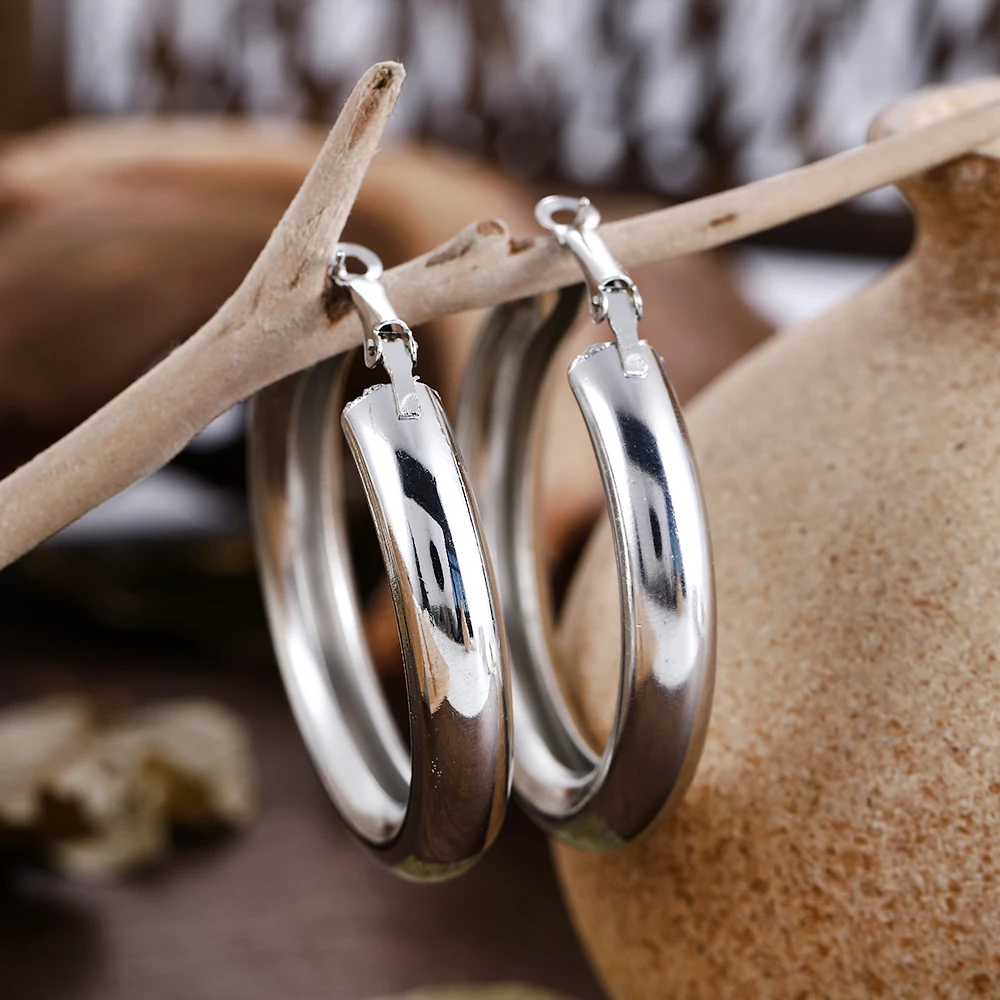 1 Pair 50mm Bohemia Rock Hoop Earrings Minimalist Thick Tube Hyperbole Vintage Big Gold Alloy Round Circle Hoop Ear Rings Simple
1 Pair 50mm Bohemia Rock Hoop Earrings Minimalist Thick Tube Hyperbole Vintage Big Gold Alloy Round Circle Hoop Ear Rings Simple